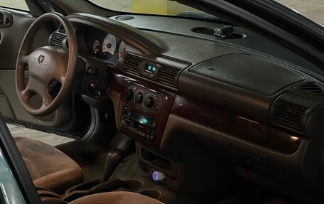 Dodge Stratus II, 2001 год, 331 331 рублей, 13 фотография