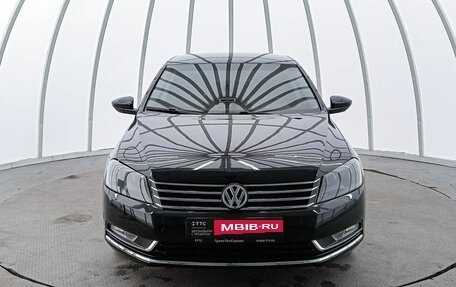 Volkswagen Passat B7, 2011 год, 960 000 рублей, 2 фотография