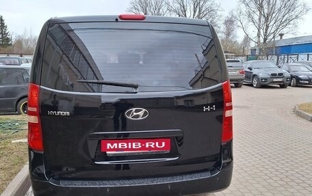 Hyundai H-1 II рестайлинг, 2010 год, 1 450 000 рублей, 3 фотография