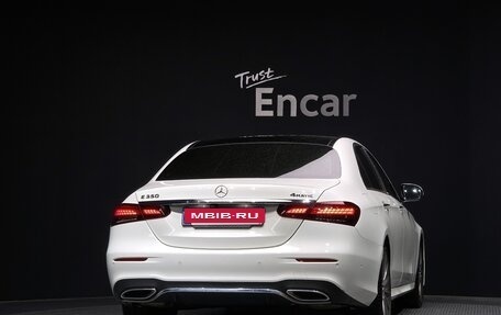 Mercedes-Benz E-Класс, 2022 год, 3 950 100 рублей, 4 фотография