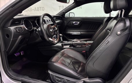 Ford Mustang VI рестайлинг, 2017 год, 2 600 000 рублей, 14 фотография