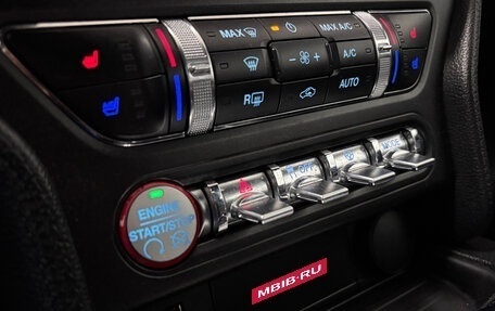 Ford Mustang VI рестайлинг, 2017 год, 2 600 000 рублей, 23 фотография