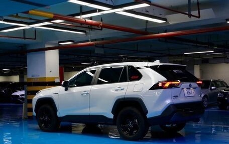 Toyota RAV4, 2021 год, 3 111 000 рублей, 2 фотография