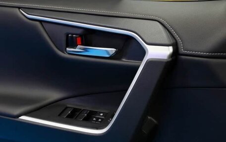 Toyota RAV4, 2021 год, 3 111 000 рублей, 8 фотография