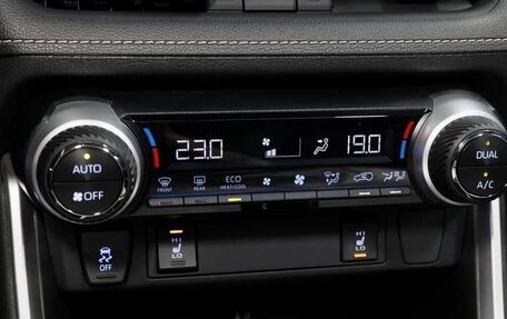Toyota RAV4, 2021 год, 3 111 000 рублей, 11 фотография