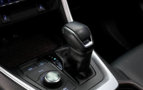 Toyota RAV4, 2021 год, 3 111 000 рублей, 7 фотография