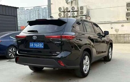 Toyota Highlander, 2024 год, 4 098 000 рублей, 4 фотография