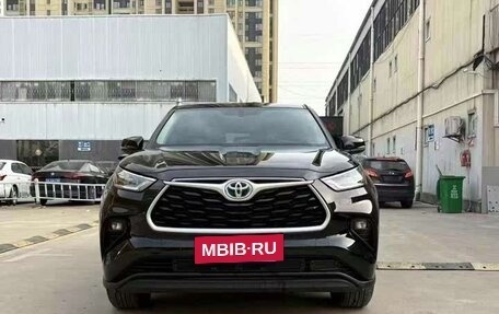 Toyota Highlander, 2024 год, 4 098 000 рублей, 2 фотография