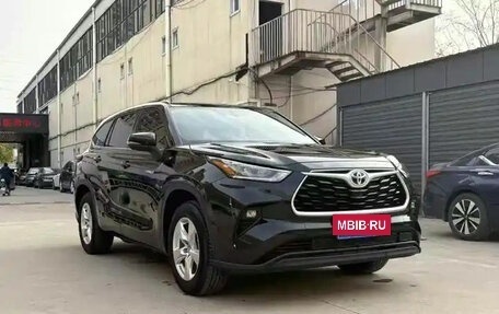 Toyota Highlander, 2024 год, 4 098 000 рублей, 3 фотография