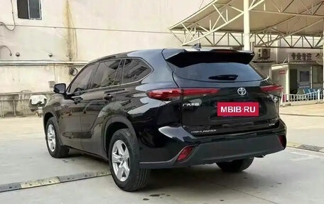 Toyota Highlander, 2024 год, 4 098 000 рублей, 6 фотография