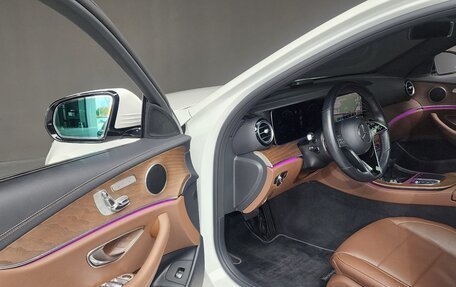 Mercedes-Benz E-Класс, 2021 год, 4 000 000 рублей, 19 фотография