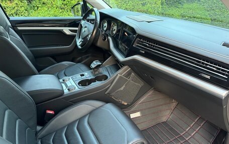 Volkswagen Touareg III, 2018 год, 4 550 000 рублей, 3 фотография