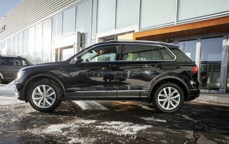 Volkswagen Tiguan II, 2018 год, 2 698 000 рублей, 2 фотография
