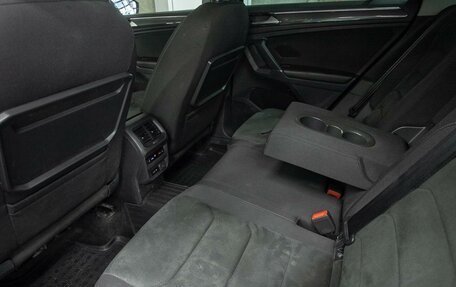 Volkswagen Tiguan II, 2018 год, 2 698 000 рублей, 13 фотография