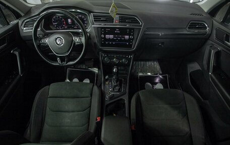 Volkswagen Tiguan II, 2018 год, 2 698 000 рублей, 15 фотография