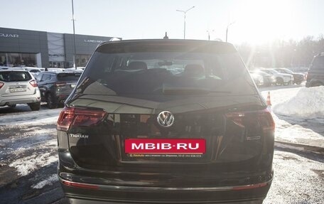 Volkswagen Tiguan II, 2018 год, 2 698 000 рублей, 4 фотография