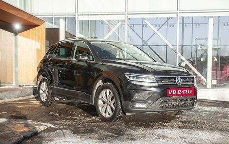 Volkswagen Tiguan II, 2018 год, 2 698 000 рублей, 6 фотография