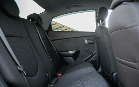 KIA Rio III рестайлинг, 2015 год, 945 000 рублей, 17 фотография