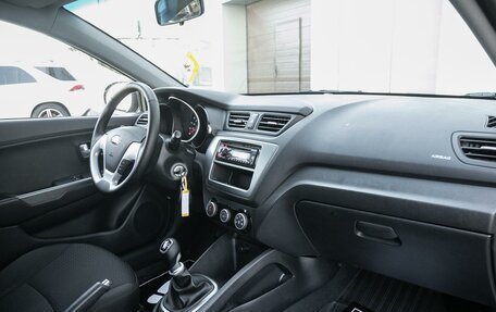 KIA Rio III рестайлинг, 2015 год, 945 000 рублей, 18 фотография