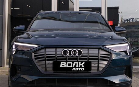 Audi e-tron I, 2019 год, 4 990 000 рублей, 2 фотография
