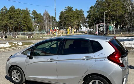 Honda Fit III, 2014 год, 1 050 000 рублей, 22 фотография