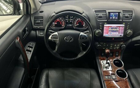 Toyota Highlander III, 2011 год, 1 849 000 рублей, 20 фотография