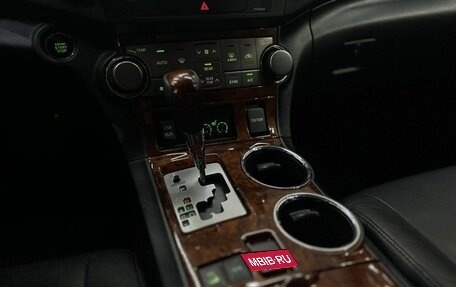 Toyota Highlander III, 2011 год, 1 849 000 рублей, 21 фотография