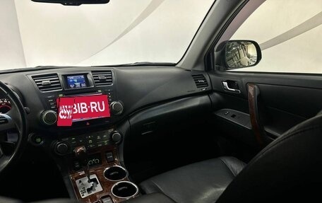 Toyota Highlander III, 2011 год, 1 849 000 рублей, 30 фотография
