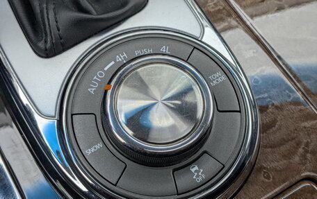 Infiniti QX56, 2012 год, 2 900 000 рублей, 29 фотография