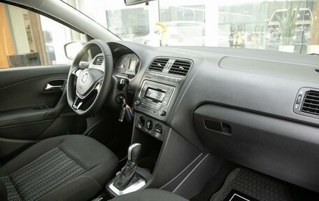 Volkswagen Polo VI (EU Market), 2016 год, 975 000 рублей, 10 фотография