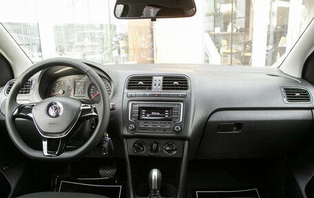 Volkswagen Polo VI (EU Market), 2016 год, 975 000 рублей, 12 фотография