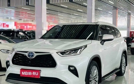 Toyota Highlander, 2022 год, 3 758 000 рублей, 1 фотография