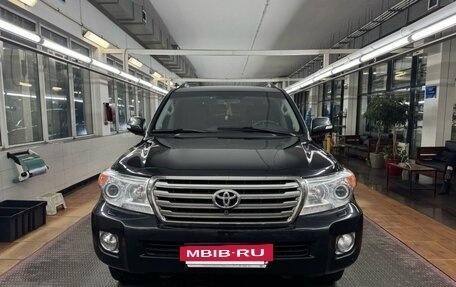 Toyota Land Cruiser 200, 2015 год, 4 295 000 рублей, 2 фотография