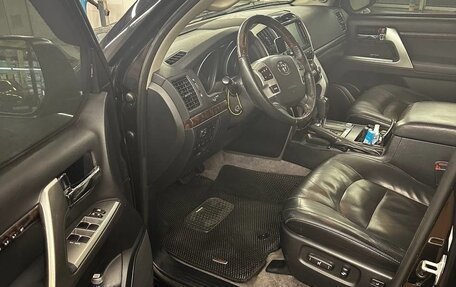 Toyota Land Cruiser 200, 2015 год, 4 295 000 рублей, 10 фотография