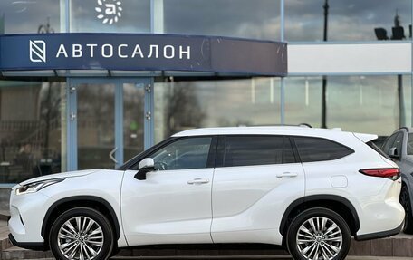 Toyota Highlander, 2024 год, 5 990 000 рублей, 2 фотография