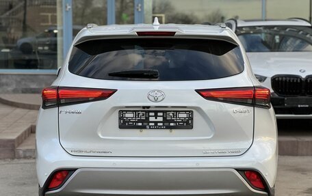 Toyota Highlander, 2024 год, 5 990 000 рублей, 5 фотография
