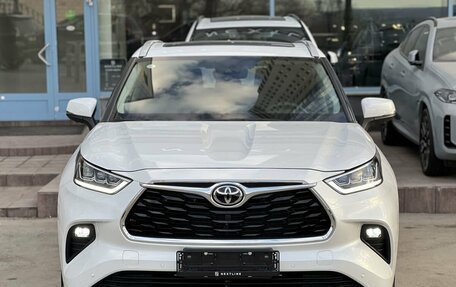 Toyota Highlander, 2024 год, 5 990 000 рублей, 4 фотография