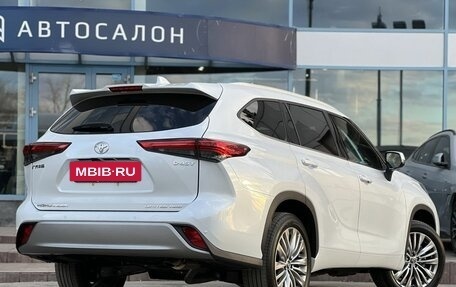 Toyota Highlander, 2024 год, 5 990 000 рублей, 3 фотография