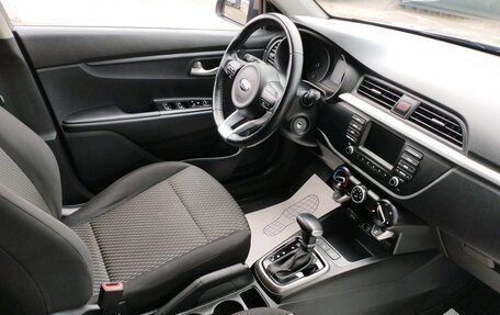 KIA Rio IV, 2018 год, 1 250 000 рублей, 10 фотография