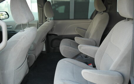 Toyota Sienna III, 2018 год, 2 999 000 рублей, 21 фотография
