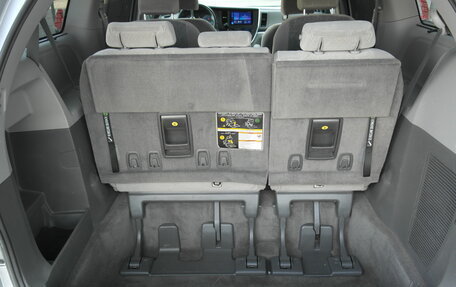 Toyota Sienna III, 2018 год, 2 999 000 рублей, 25 фотография