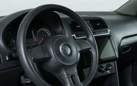 Volkswagen Polo VI (EU Market), 2011 год, 660 000 рублей, 13 фотография
