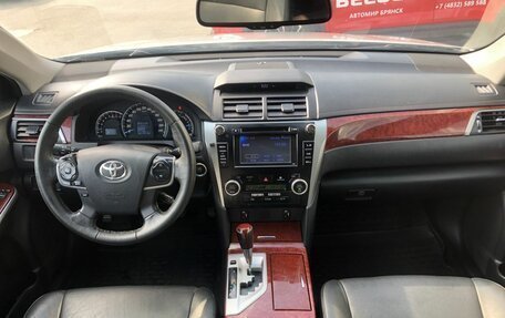 Toyota Camry, 2014 год, 1 710 000 рублей, 10 фотография