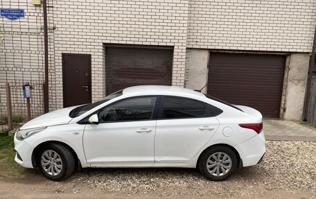 Hyundai Solaris II рестайлинг, 2018 год, 745 000 рублей, 2 фотография