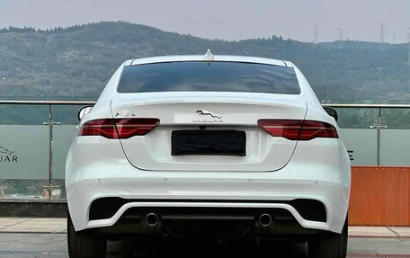 Jaguar XE I рестайлинг, 2021 год, 2 500 000 рублей, 5 фотография