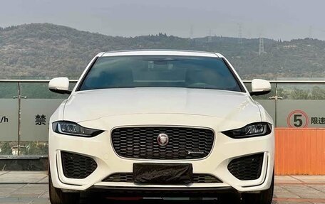 Jaguar XE I рестайлинг, 2021 год, 2 500 000 рублей, 2 фотография