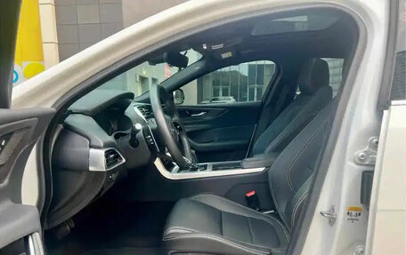 Jaguar XE I рестайлинг, 2021 год, 2 500 000 рублей, 7 фотография