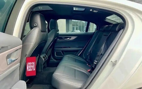 Jaguar XE I рестайлинг, 2021 год, 2 500 000 рублей, 9 фотография