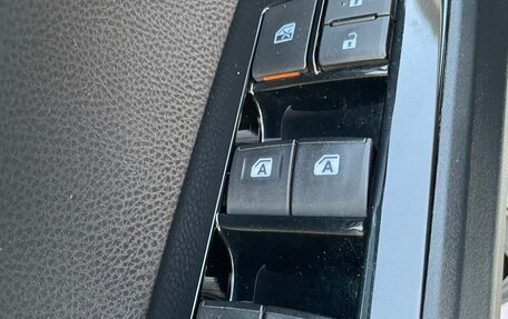 Toyota Prius IV XW50, 2016 год, 2 180 000 рублей, 6 фотография
