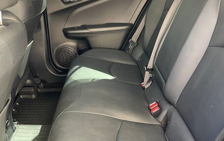 Toyota Prius IV XW50, 2016 год, 2 180 000 рублей, 16 фотография